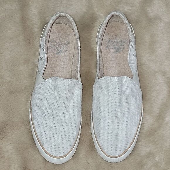 ROXY BRAYDEN WHITE SLIP-ON CANVAS SHOES, SIZE 8.5 - Picture 2 of 8